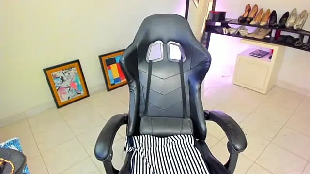 BellaFlaming live cam