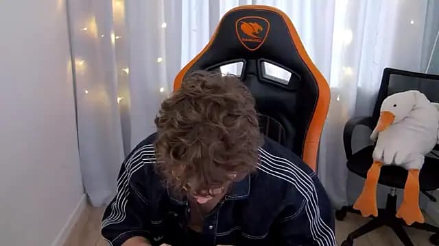 DanyDavis live cam on Stripchat