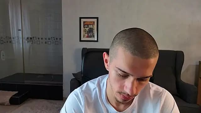 KaydenDrew live cam on Stripchat