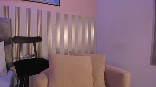 nina_glow live cam