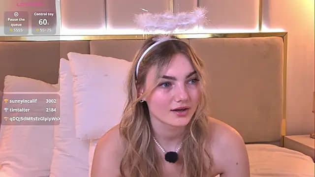 Sona_Lavberi live cam on Stripchat