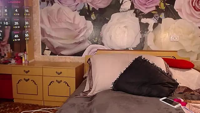 MarineSweet live cam on Stripchat