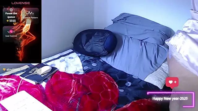 AuraFuego live cam on Stripchat