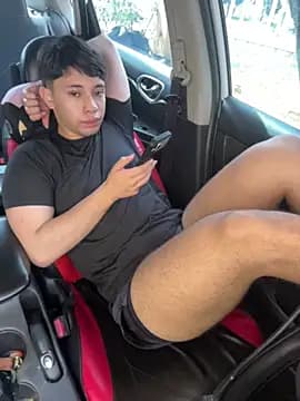 Noah-ledom live cam on Stripchat