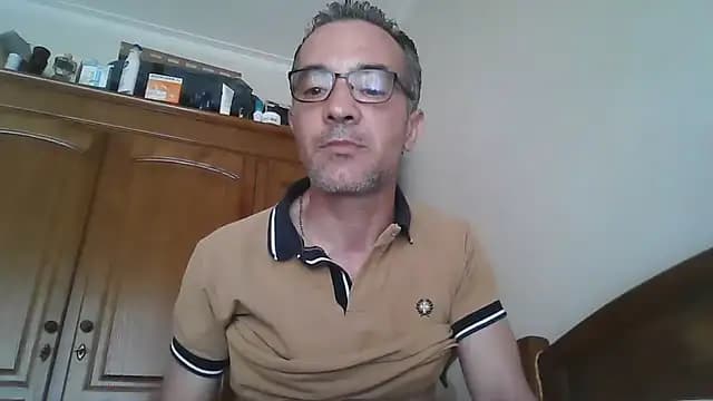 CarlosRocha73 live cam on Stripchat