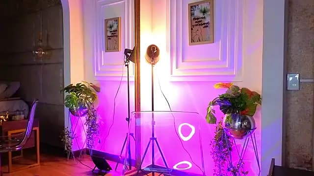 AlessiaLondon live cam