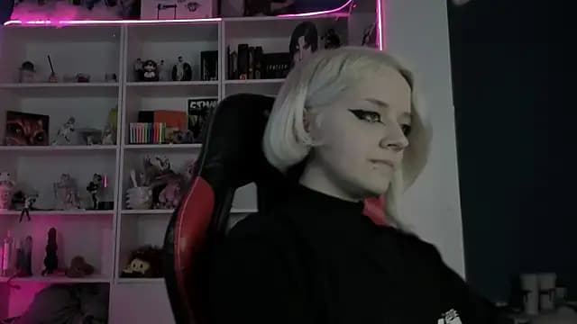 Holy_Mistress_S live cam