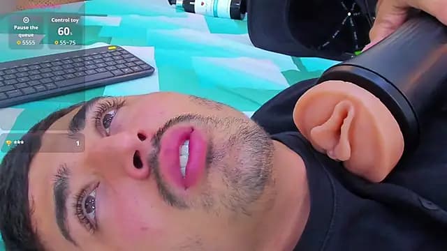 Hadrian_Torres live cam