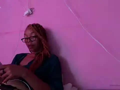 Ladyzee25 live cam