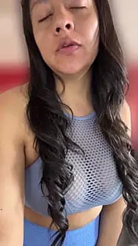 Bamby08 live cam on Stripchat