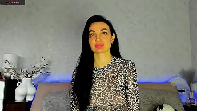 Tina_Mart live cam on Stripchat