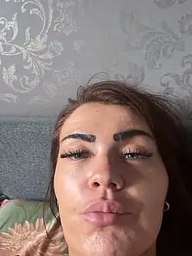 peaches0102 live cam on Stripchat