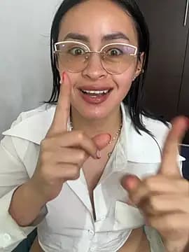 Anni_Rose live cam on Stripchat