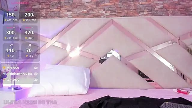 lucy_davies live cam on Stripchat