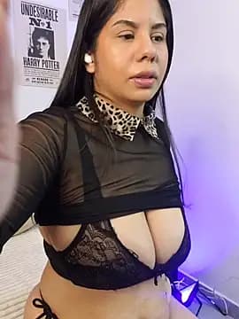 downsonMia live cam on Stripchat