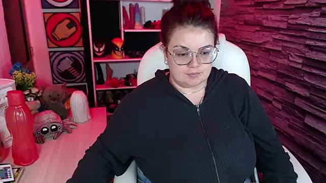 juliette_rd live cam on Stripchat