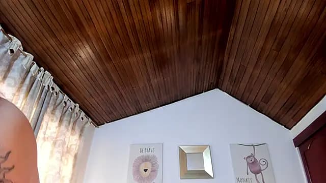 CelessteRedds live cam on Stripchat