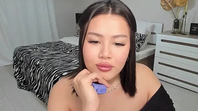 Brunette_Charm live cam on Stripchat