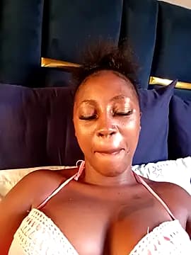 CocoButterxox live cam on Stripchat