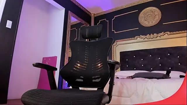 MeganStorms live cam on Stripchat