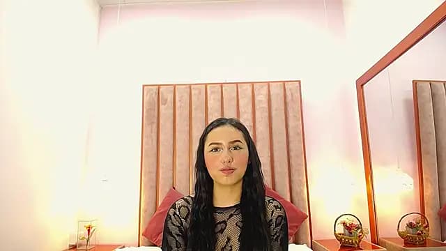 Zoe_Monrow live cam on Stripchat