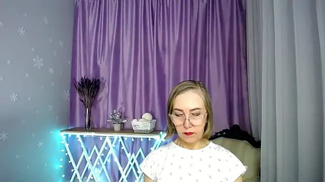 queen_a_n_i live cam on Stripchat