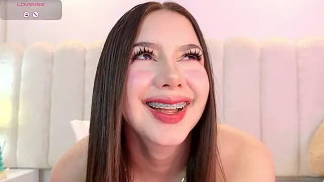 Mia_rom11 live cam on Stripchat