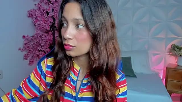 cora_22 live cam