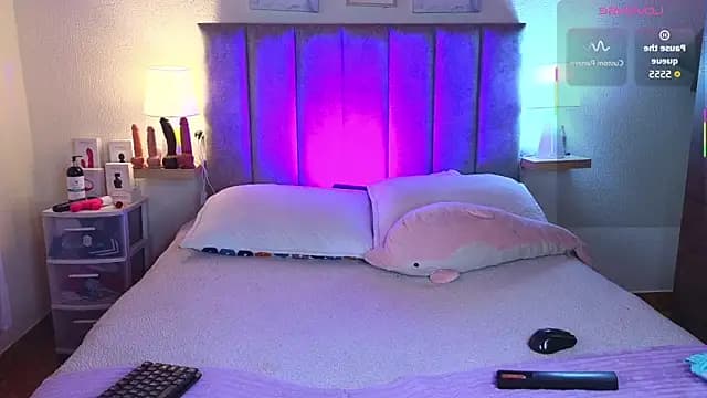 juliana-mancini live cam on Stripchat