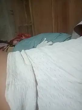 Giothu2679 live cam on Stripchat