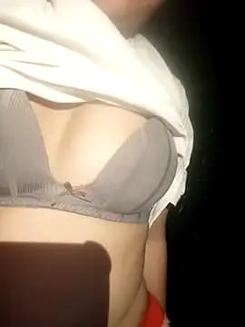 Phoena-a live cam on Stripchat