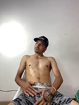 Hadrian_Torres live cam on Stripchat