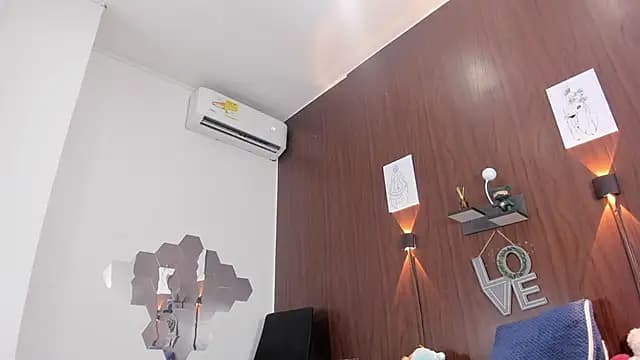 _Brittany0 live cam on Stripchat