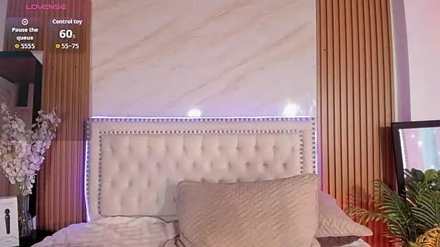 B_waynne live cam on Stripchat