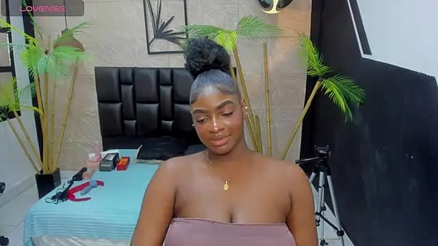 alana_bonny live cam on Stripchat