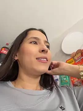 LittleDoll___ live cam on Stripchat