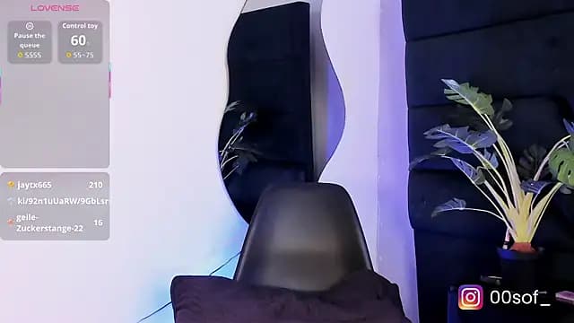 Foxy_katt live cam on Stripchat