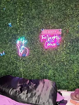 RenaThickAss live cam