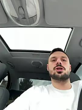 yourdreamboy17 live cam on Stripchat