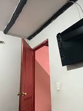 Sara-cooper2 live cam on Stripchat