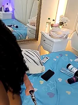 Haileysans live cam on Stripchat