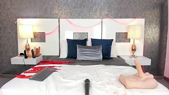 anna__lu live cam on Stripchat