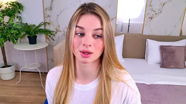 SweetyLicky live cam