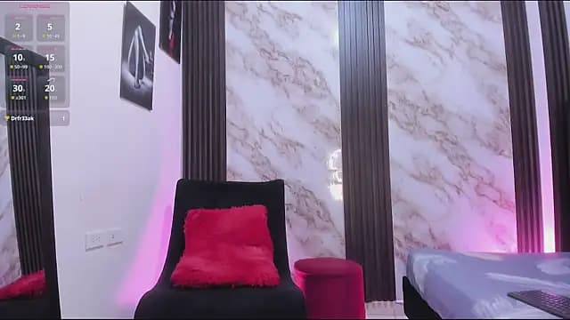 Nina_vegas live cam on Stripchat