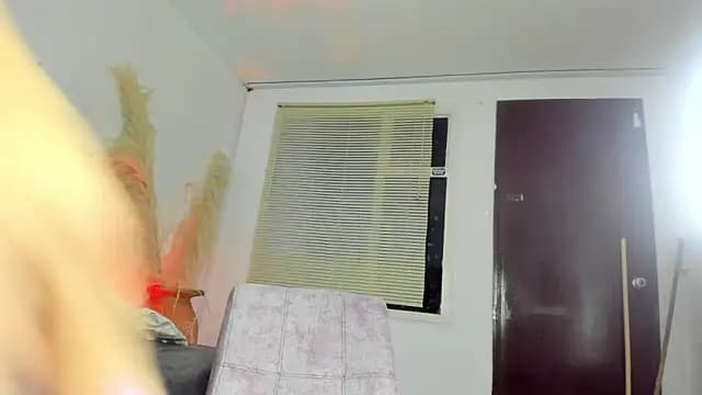 Scarlet_Hiit live cam