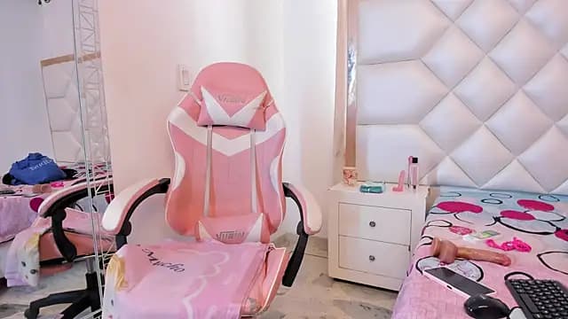 michelleblair1 live cam on Stripchat