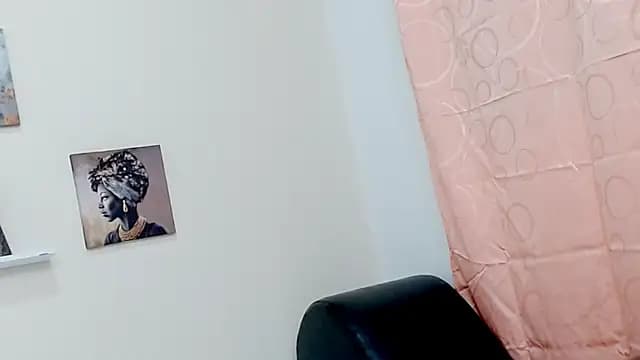 eladyrous98 live cam on Stripchat