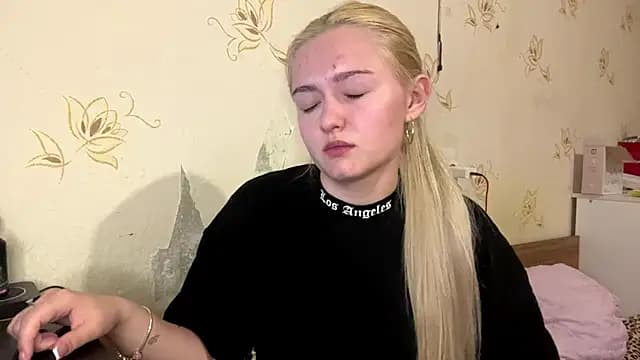 Sophia_Blonde live cam on Stripchat