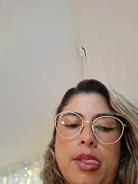 Juliietha_servas live cam