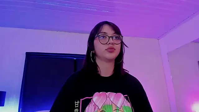 LilithBluum live cam